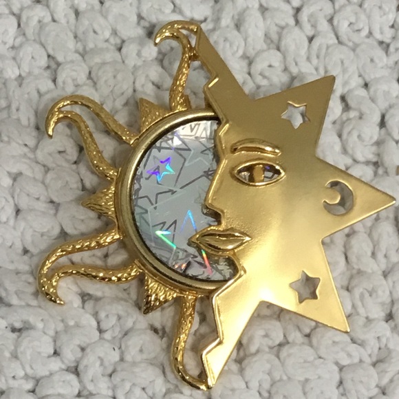 Vintage Goldtone Sun Face with Holographic Stars Brooch Pin 80’s - Picture 2 of 6